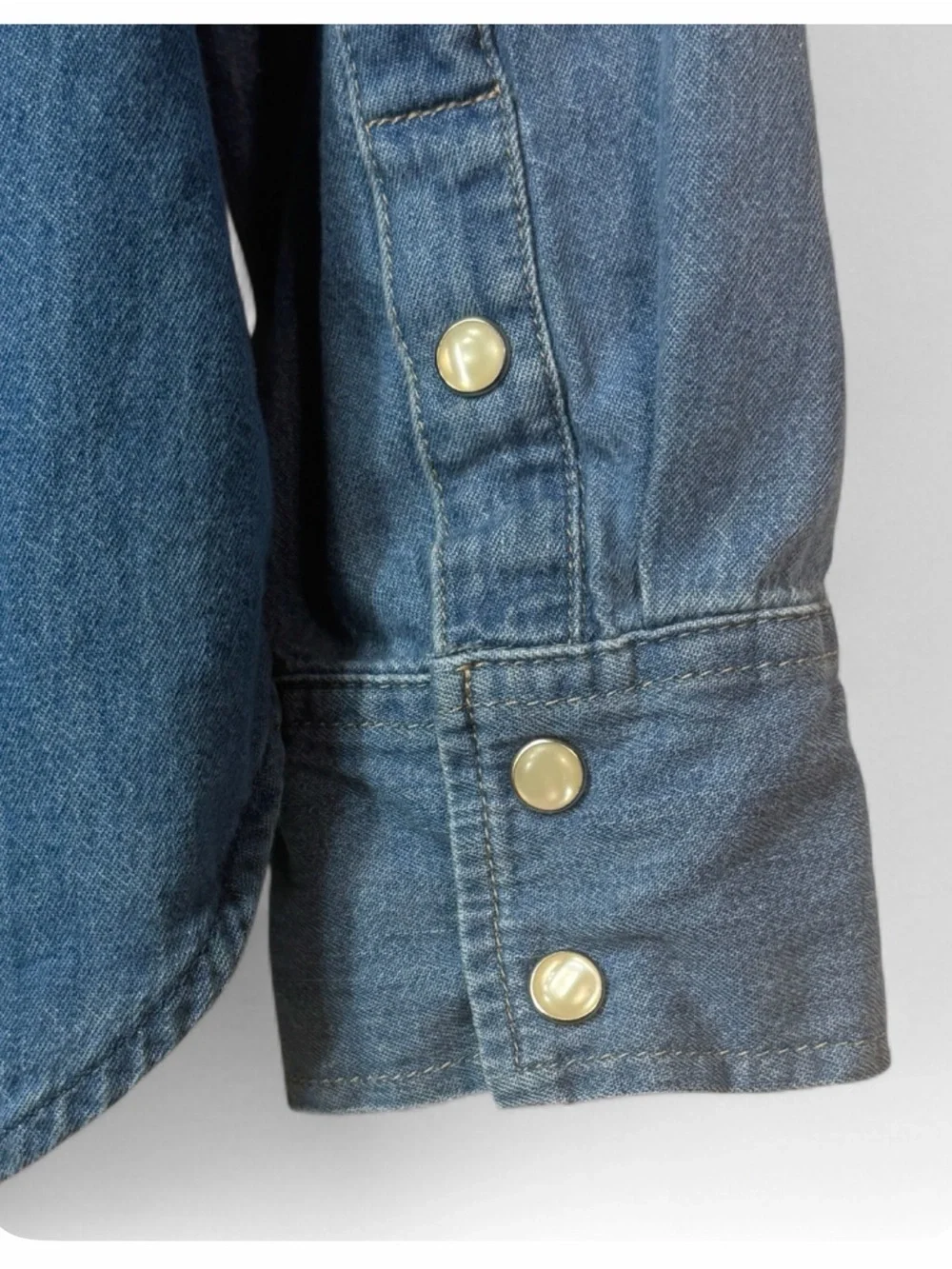 GAP Women’s 1969 Denim Western Shirt Long Sleeve Collard Button Up Shirt Size M - Picture 9 of 10